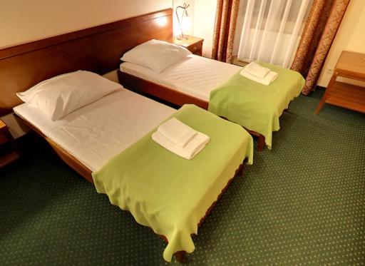 Hotel Gambit I Restauracja Cieszyn Cieszyn  Dış mekan fotoğraf