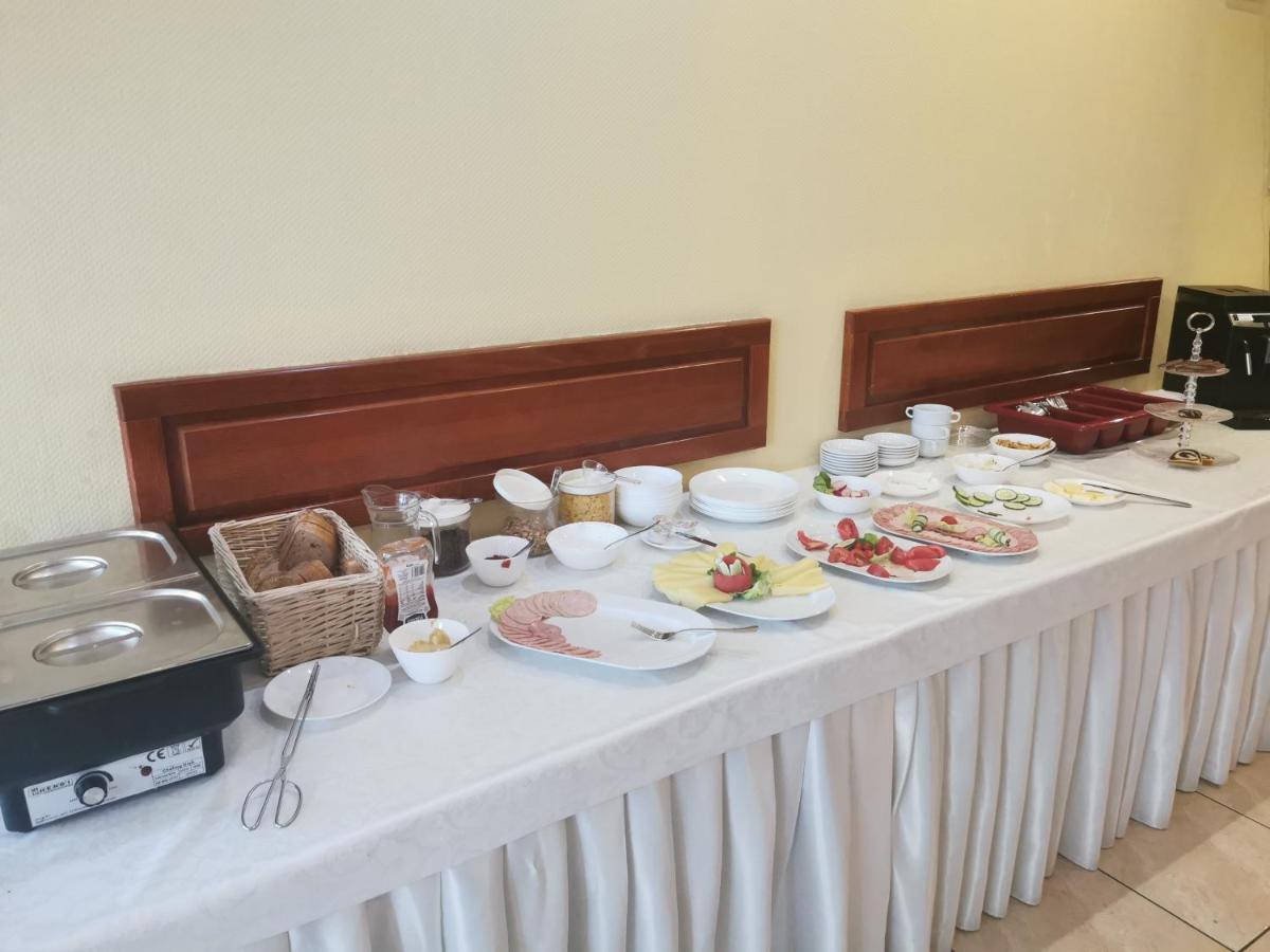 Hotel Gambit I Restauracja Cieszyn Cieszyn  Dış mekan fotoğraf