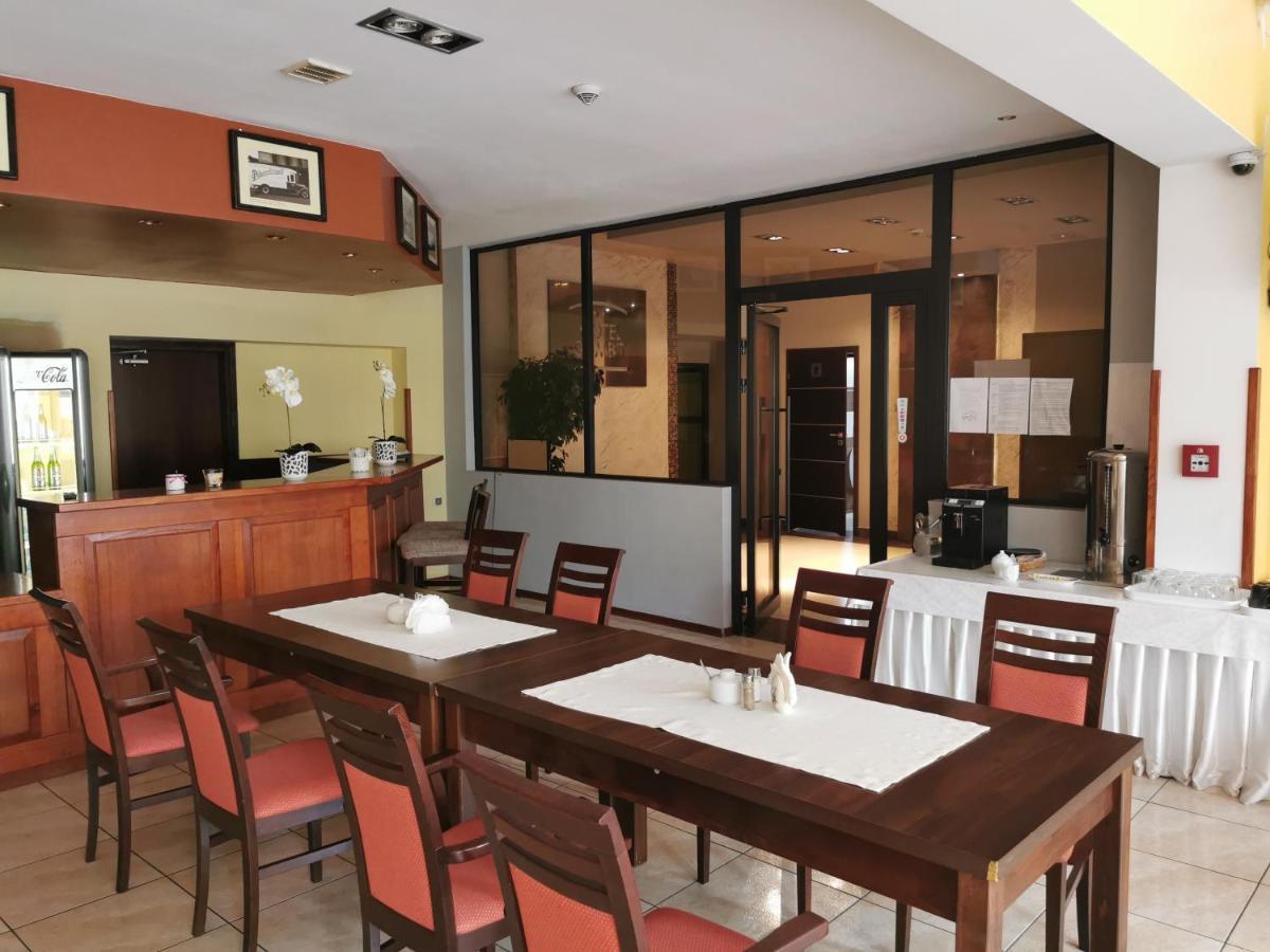 Hotel Gambit I Restauracja Cieszyn Cieszyn  Dış mekan fotoğraf