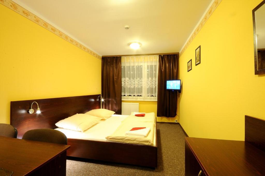 Hotel Gambit I Restauracja Cieszyn Cieszyn  Oda fotoğraf