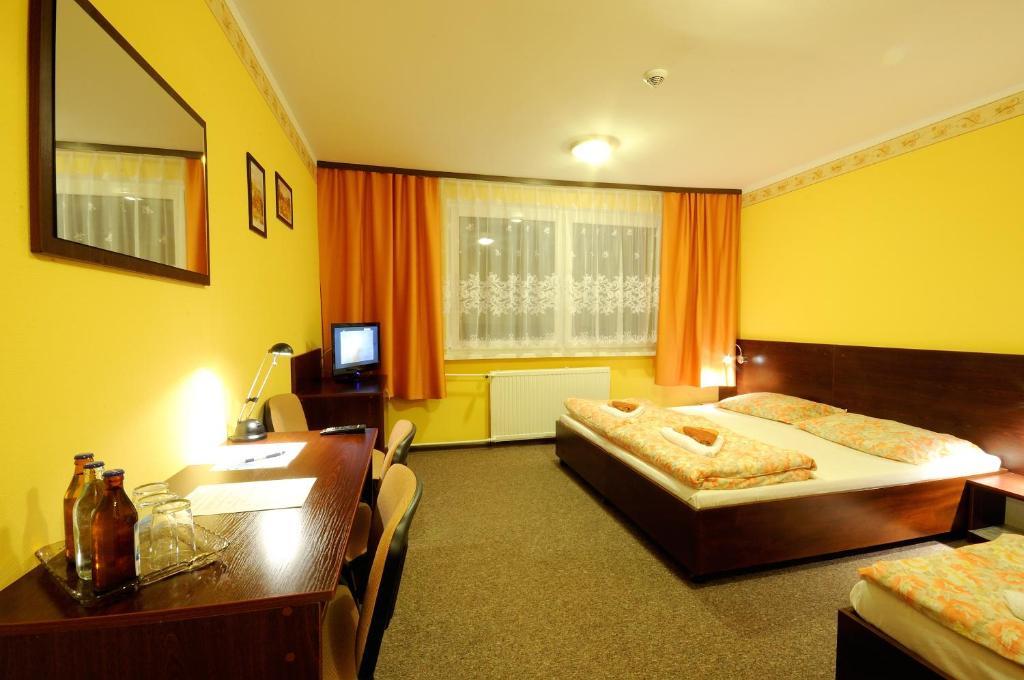 Hotel Gambit I Restauracja Cieszyn Cieszyn  Dış mekan fotoğraf