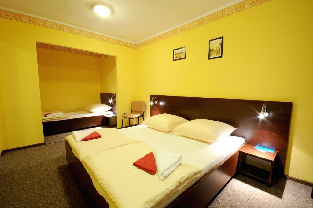 Hotel Gambit I Restauracja Cieszyn Cieszyn  Dış mekan fotoğraf