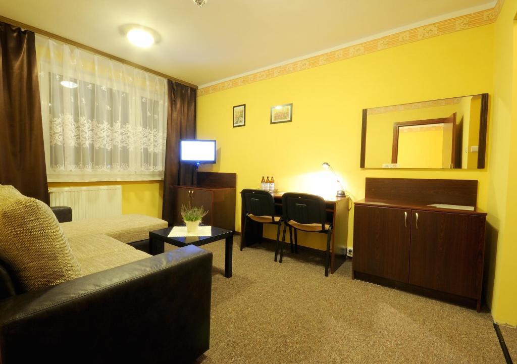 Hotel Gambit I Restauracja Cieszyn Cieszyn  Dış mekan fotoğraf