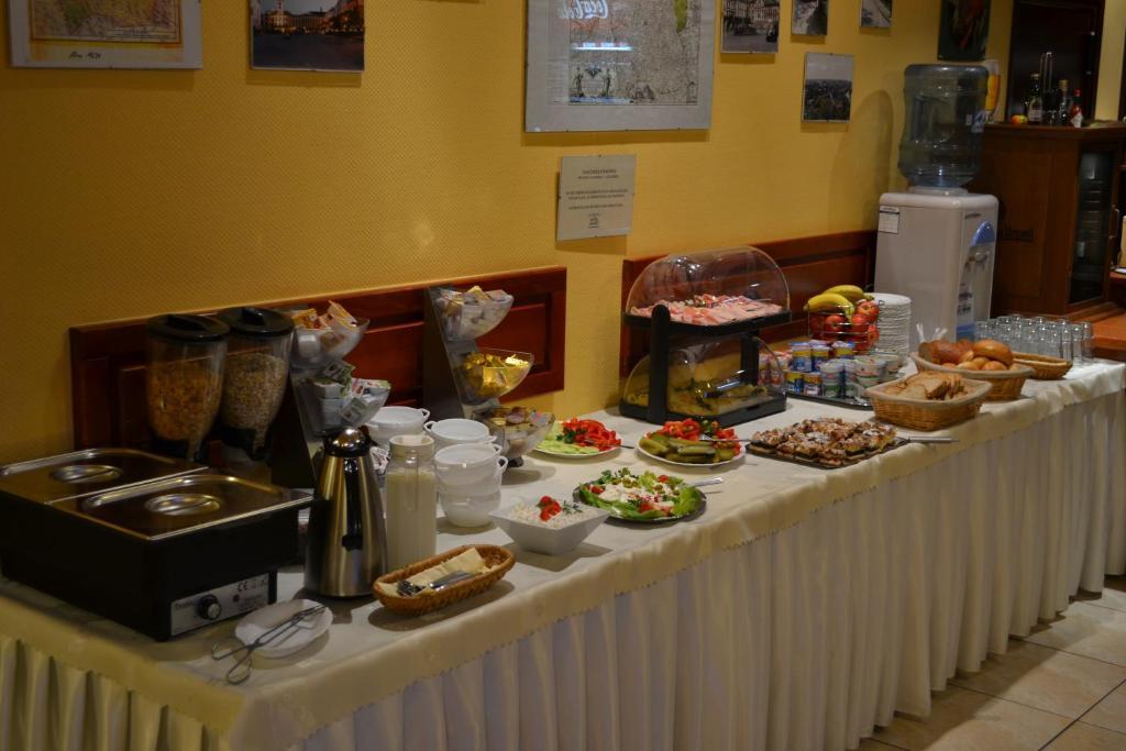 Hotel Gambit I Restauracja Cieszyn Cieszyn  Dış mekan fotoğraf